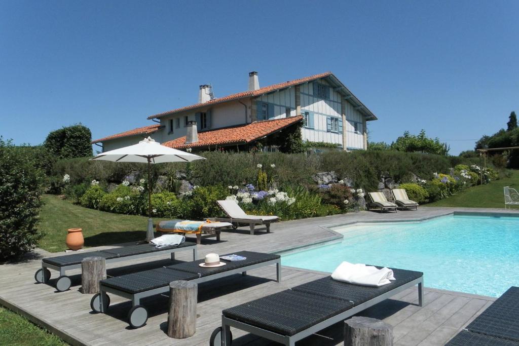 Bed and Breakfast Les Volets Bleus Арканг Экстерьер фото